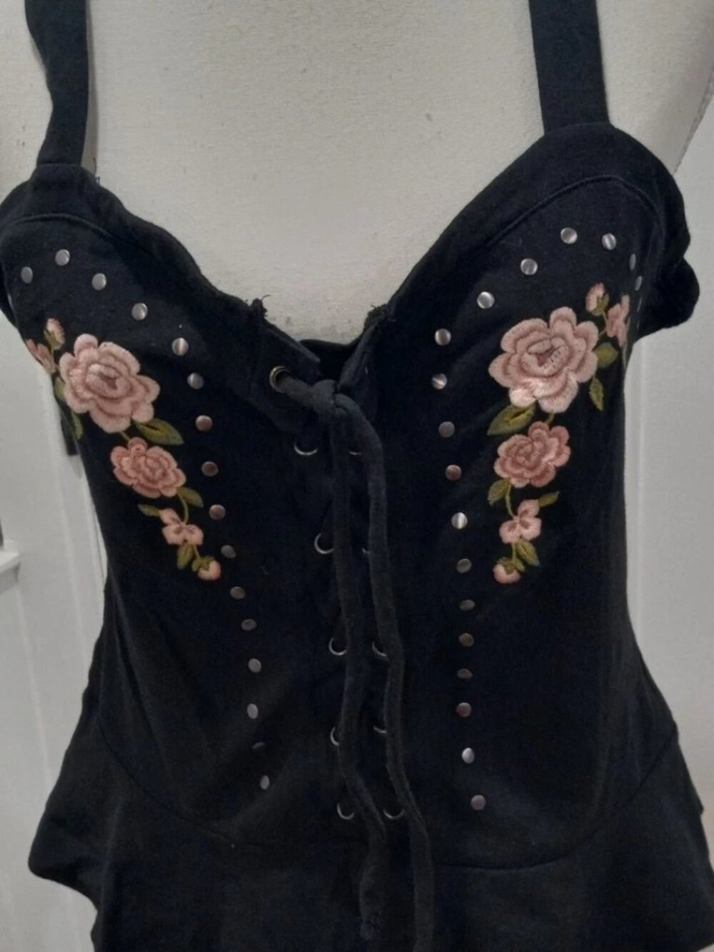 Aeropostale Embroided Pink Rose Ladies Sleeveless Top Shirt Size Large